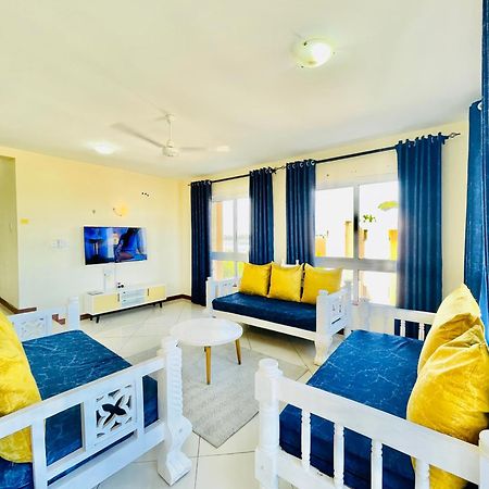 Elna'S Nyali - Work & Unwind - Pool, Sea Views, Ac & Fast Wi-Fi Bed & Breakfast Mombasa Ngoại thất bức ảnh