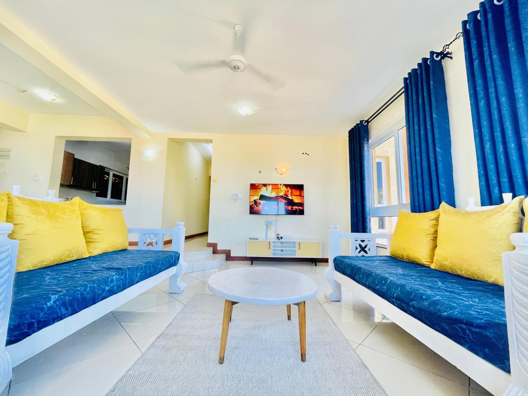 Elna'S Nyali - Work & Unwind - Pool, Sea Views, Ac & Fast Wi-Fi Bed & Breakfast Mombasa Ngoại thất bức ảnh