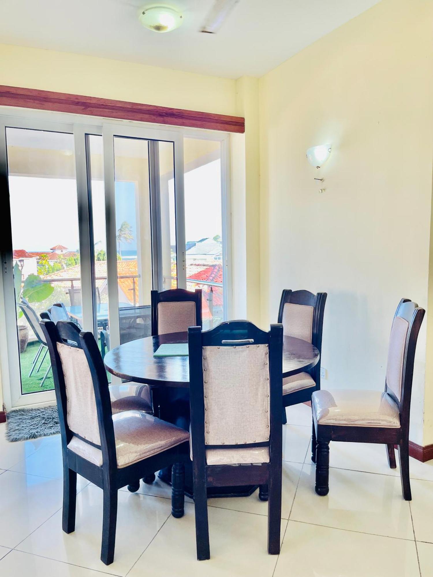 Elna'S Nyali - Work & Unwind - Pool, Sea Views, Ac & Fast Wi-Fi Bed & Breakfast Mombasa Ngoại thất bức ảnh