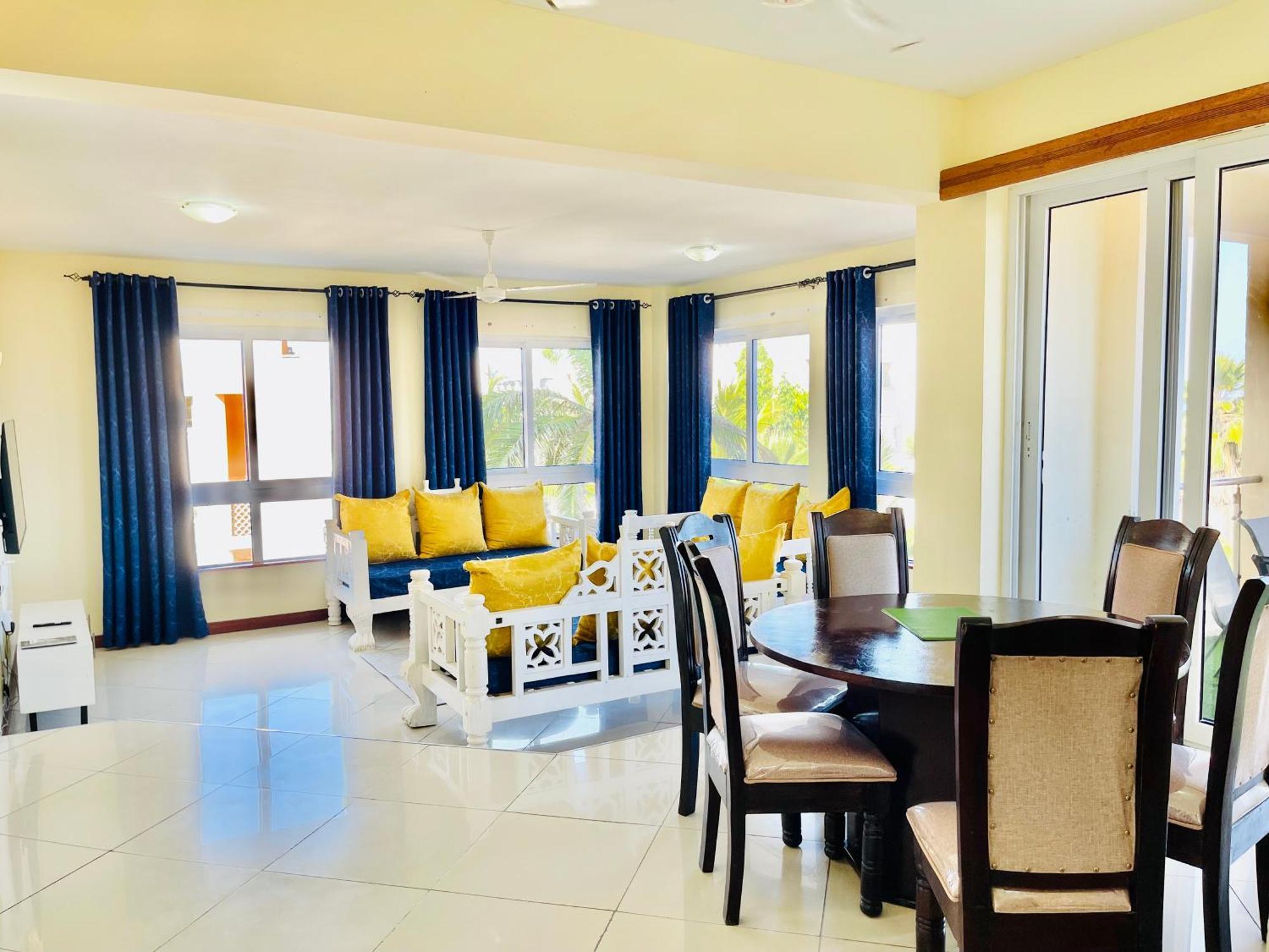Elna'S Nyali - Work & Unwind - Pool, Sea Views, Ac & Fast Wi-Fi Bed & Breakfast Mombasa Ngoại thất bức ảnh