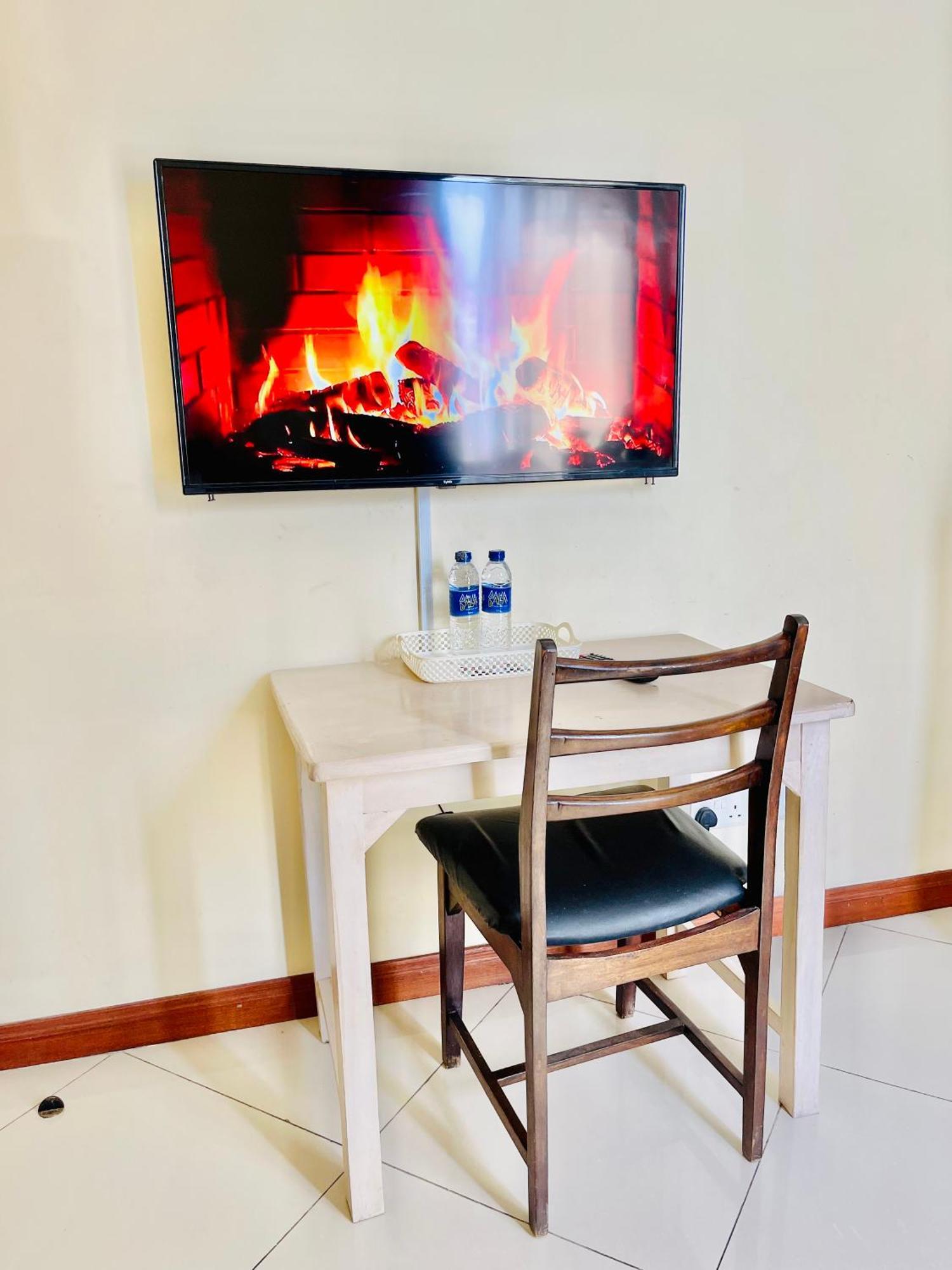 Elna'S Nyali - Work & Unwind - Pool, Sea Views, Ac & Fast Wi-Fi Bed & Breakfast Mombasa Ngoại thất bức ảnh